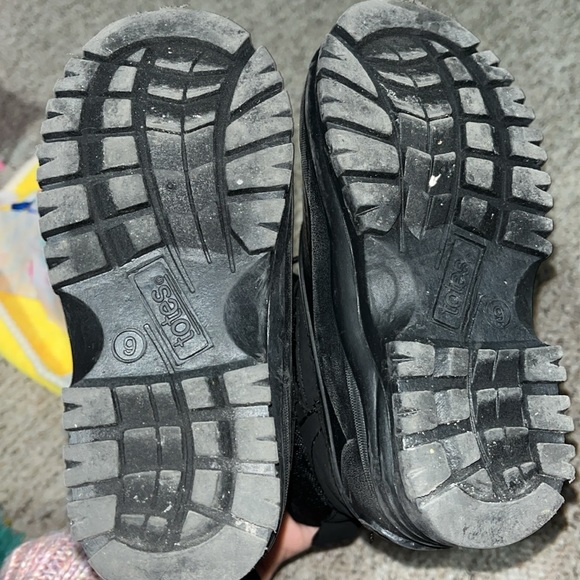 Toddler snow boots! - Picture 6 of 6